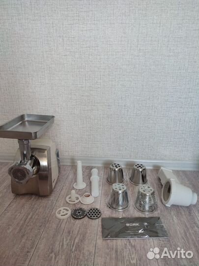 Мясорубка электрическая Bork M401