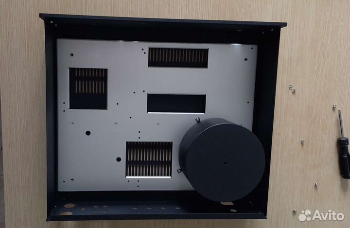 Корпус для усилителя