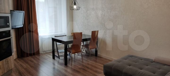 2-к. квартира, 76 м², 1/14 эт.