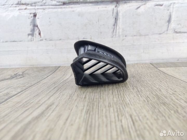 Дефлектор воздушный левый Accent