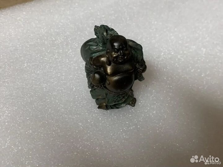 Статуэтки разные