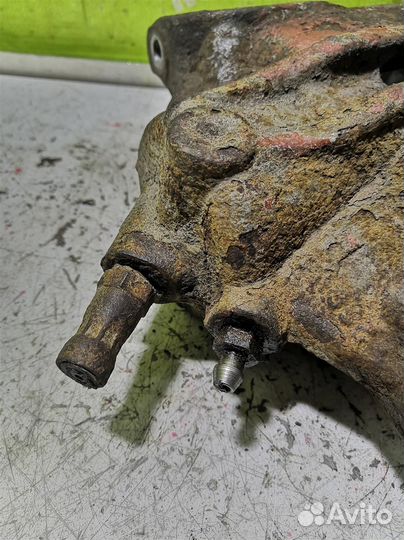 Суппорт передний правый Форд Мондео 3