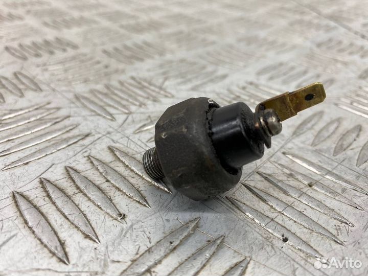 Б/У Датчик давления масла (Двигателя) Mitsubishi