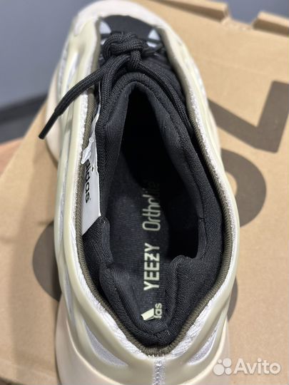 Кроссовки adidas yeezy boost 700