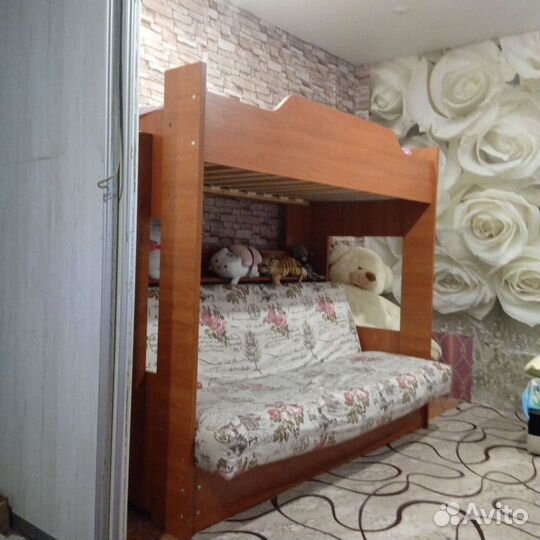 Кровать двухьярусная с диваном