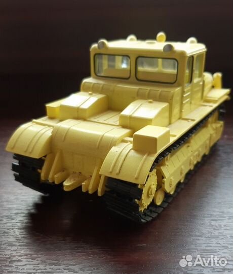 Модель трактора дэт-250