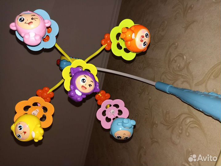 Музыкальный мобиль на детскую кроватку. Карусель