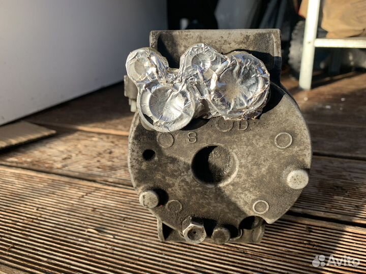 Компрессор кондиционера Volvo s60 30665340