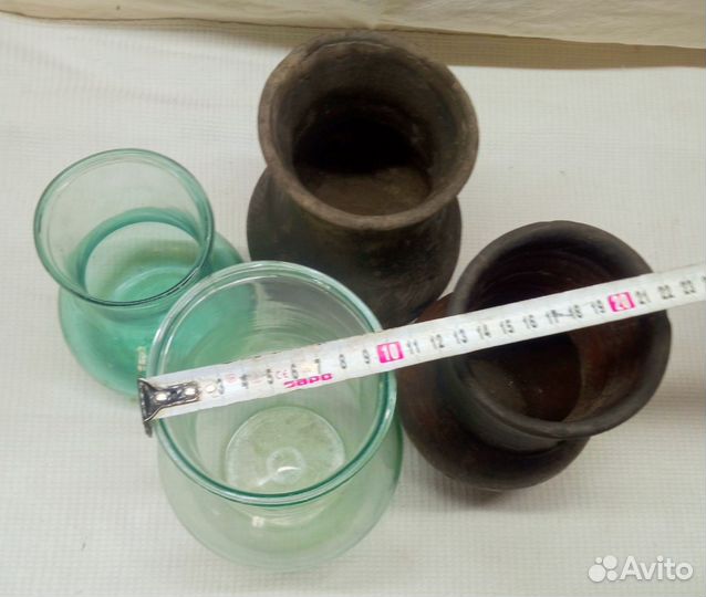 Глиняные и стеклянные крынки