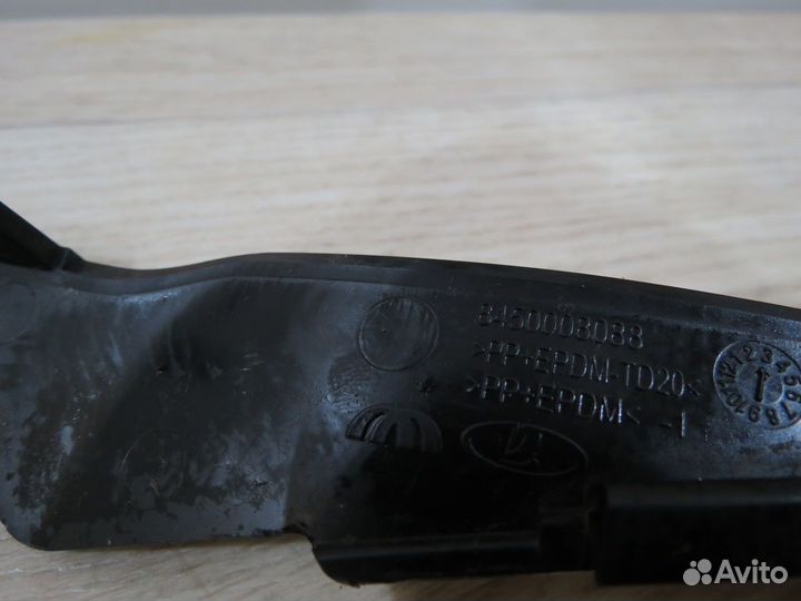 Накладка жабо LADA Vesta