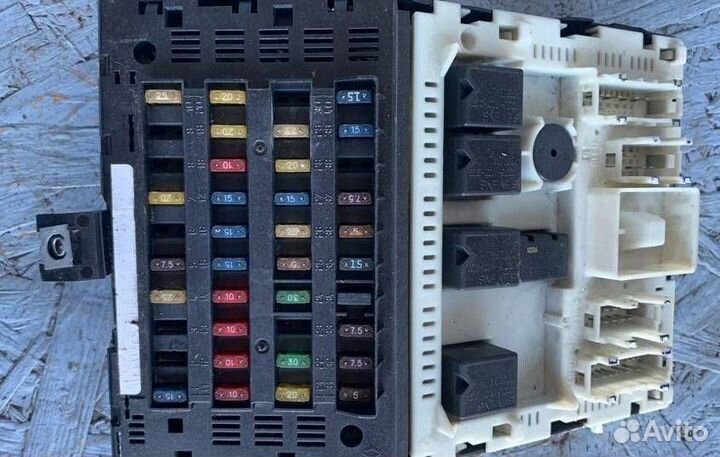 Блок предохранителей Renault Scenic (1996 - 1999)