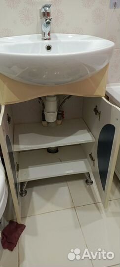 Тумба с раковиной для ванной