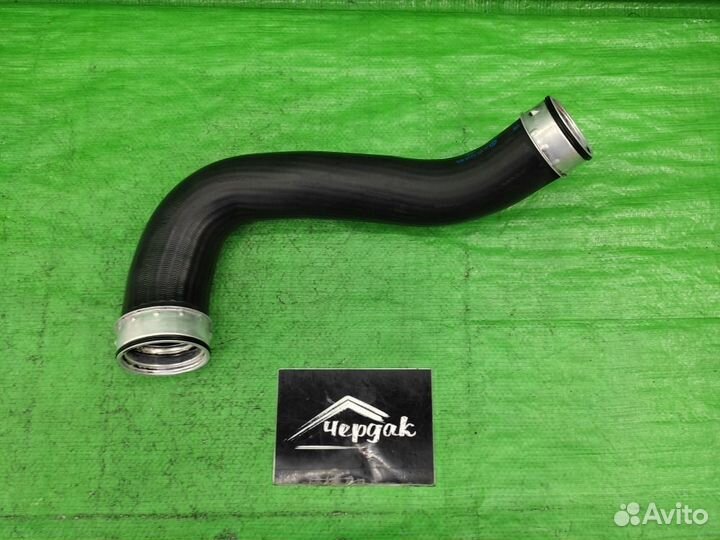 Патрубок интеркулера 2.5 TDI VW Touareg 2002-2010