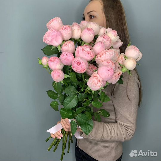 Пионовидная кустовая роза