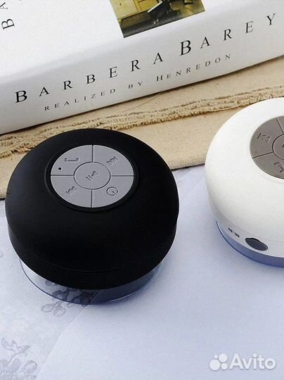 Колонка, черная и белая