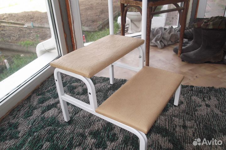 Двойная ступенька с поручнем