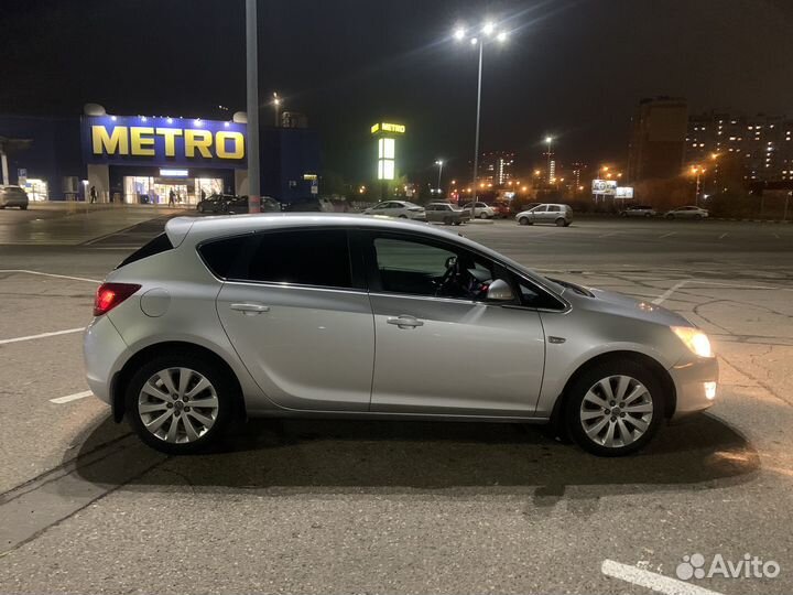 Opel Astra 1.6 AT, 2011, 132 000 км