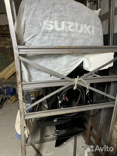 Подвесной лодочный мотор новый Suzuki 300