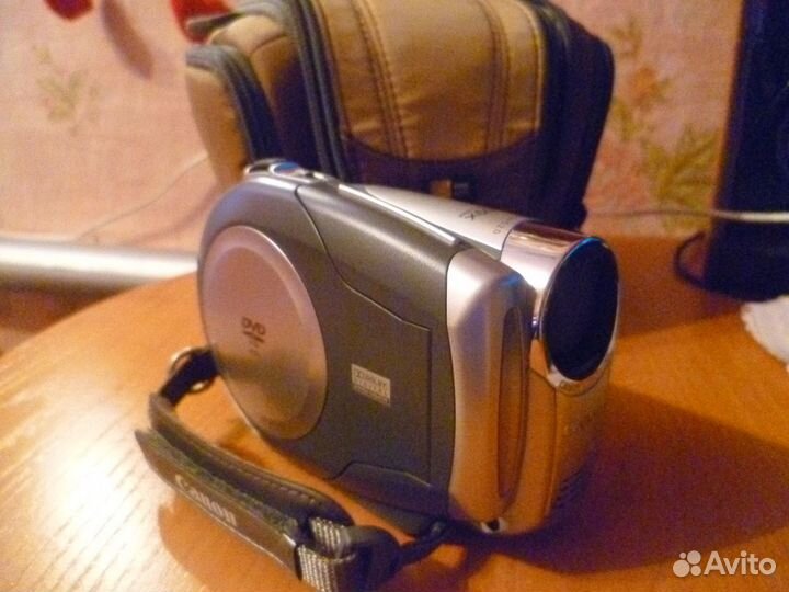 Видео-камера Canon