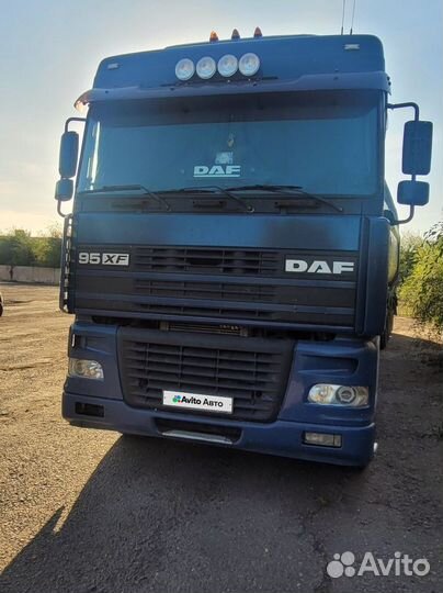 DAF 95XF430 с полуприцепом, 2000