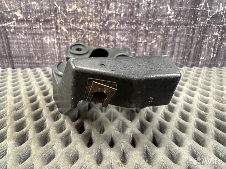 Крепление крыла переднее левое Audi A4 B6 AMB 2004