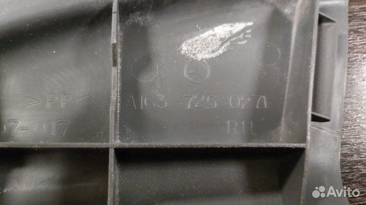 Накладка обшивки двери правая Mercedes Ml 320 W163