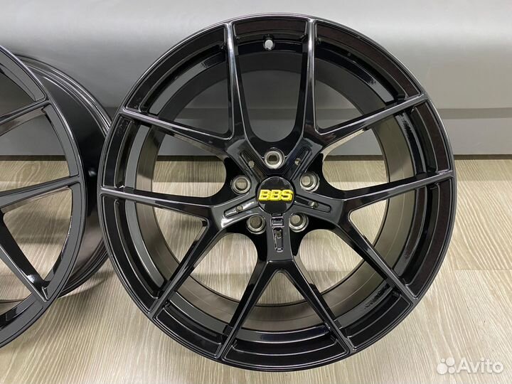 Диски литые 554D R19 5x114.3 на Kia Mazda Toyota