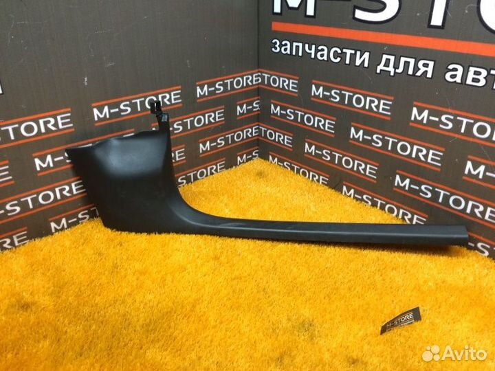 Накладка на порог салона передняя правая Audi A4