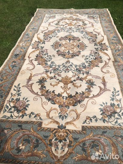 Ковер шерстяной