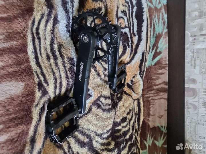 Велосипедная система с педалями и кассета