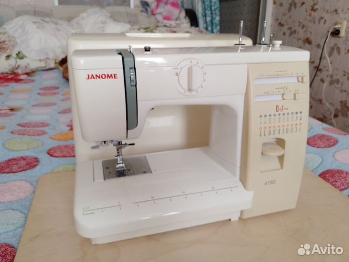 Швейная машинка janome
