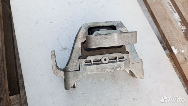 Опора двигателя правая Chevrolet Cruze 2012