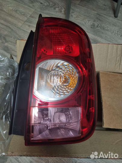 Оригинальные стоп-сигналы Renault Duster