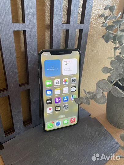 iPhone X, 64 ГБ