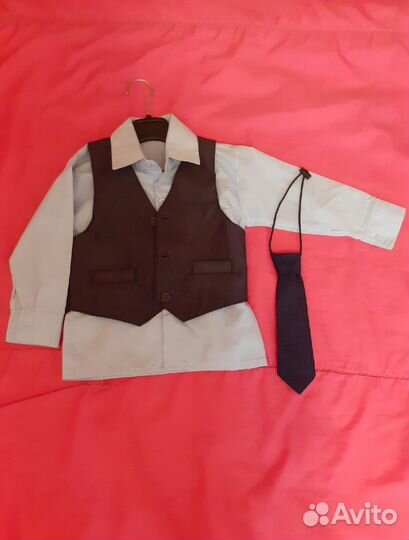 Костюм (Четвёрка) для мальчика новый