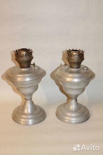 Старинная керосиновая лампа