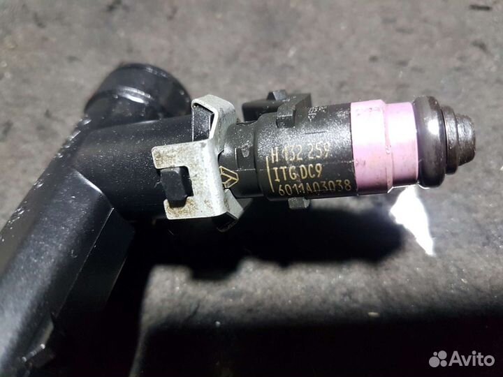 Рампа топливная Renault Megane 2 1.6