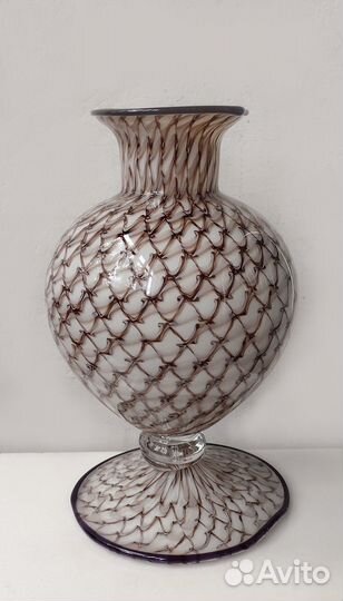 Ваза ручной работы из стекла