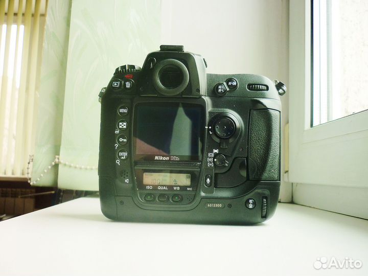 Профессиональной Nikon D2Хs