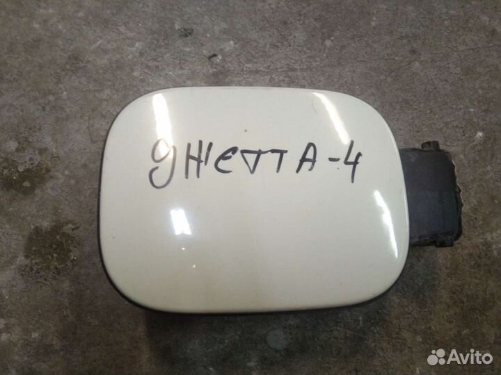 Лючок бензобака Фольксваген Джетта 4