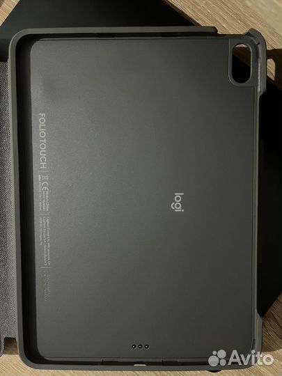 Logitech Folio Touch для iPad Air 10.9