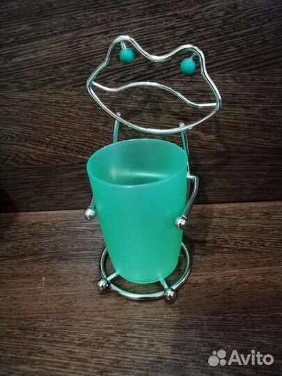 Подставки для зубных щеток