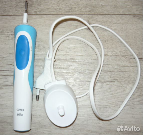 Электрическая зубная щетка braun oral b