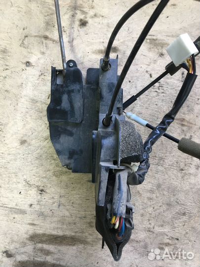 Замок двери передней правой Mazda CX-7