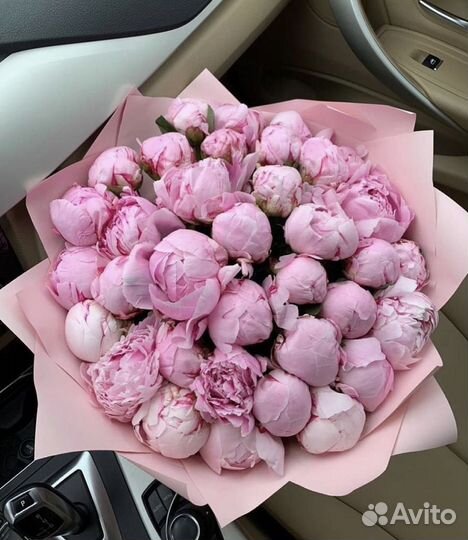 Букеты из пионов за шт