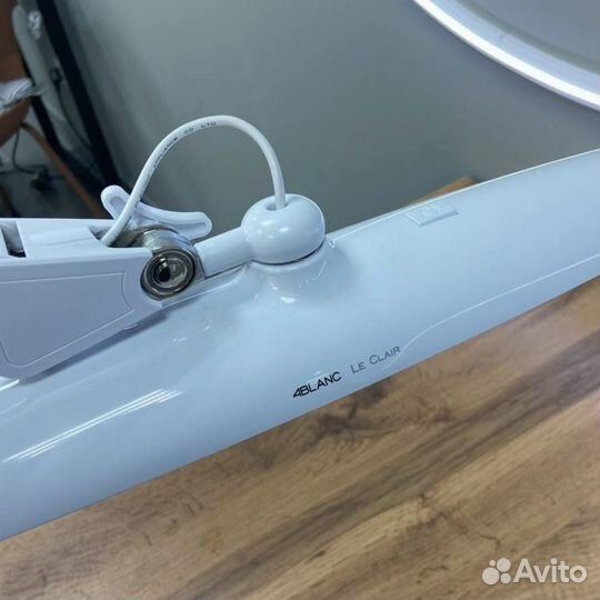 Светодиодная бестеневая LED-лампа на струбцине