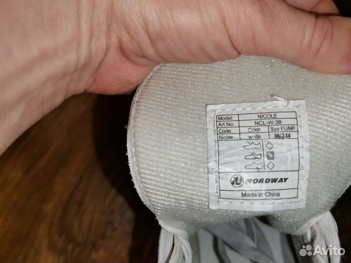 Коньки фигурные женские 38 размер