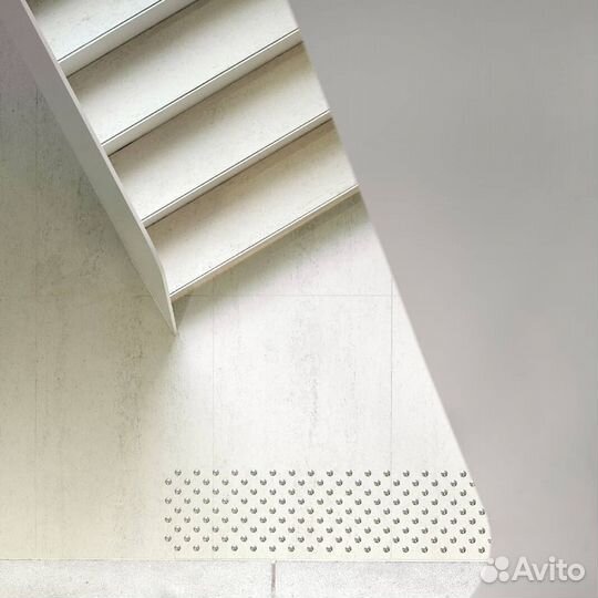 Лестница из искусственного камня кварц акрил