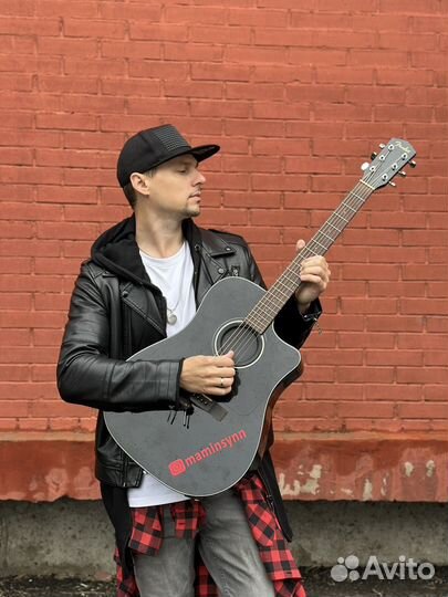 Вокалист Певец Гитарист