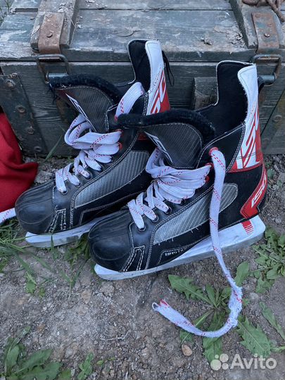Коньки хоккейные
